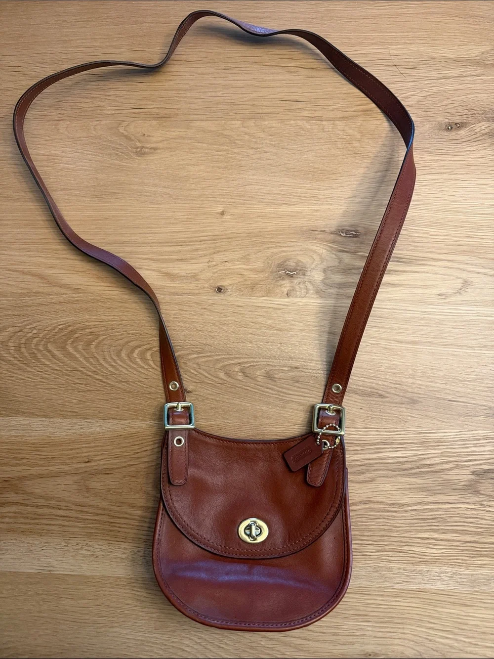 Coach Chestnut Brown Leather Crossbody Saddle Bag with Gold-Tone Turnlock - Picture 1 of 8